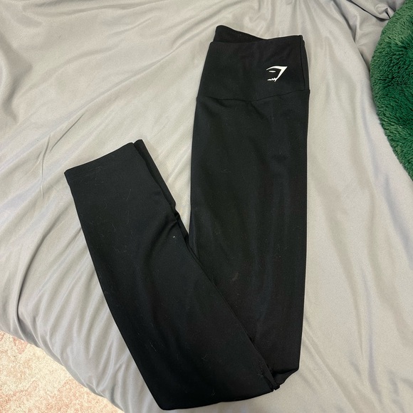 Gymshark Pants - Gymshark black leggings, not front seam. Not tag visible but fits size S/M